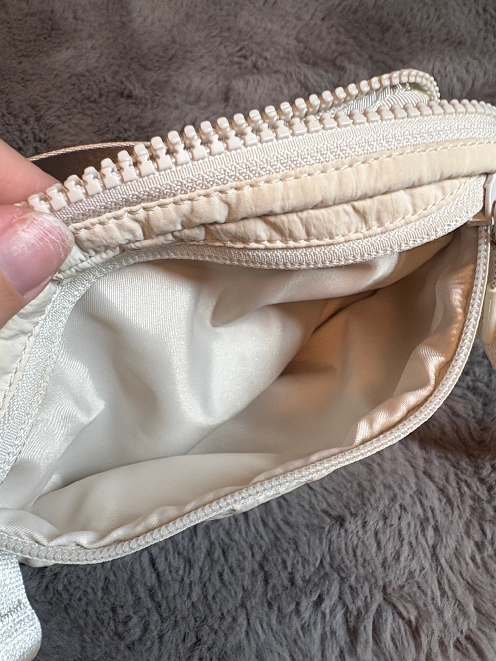 lululemon athletica Cream Crossbody Belt Bag - Picture 4 of 6